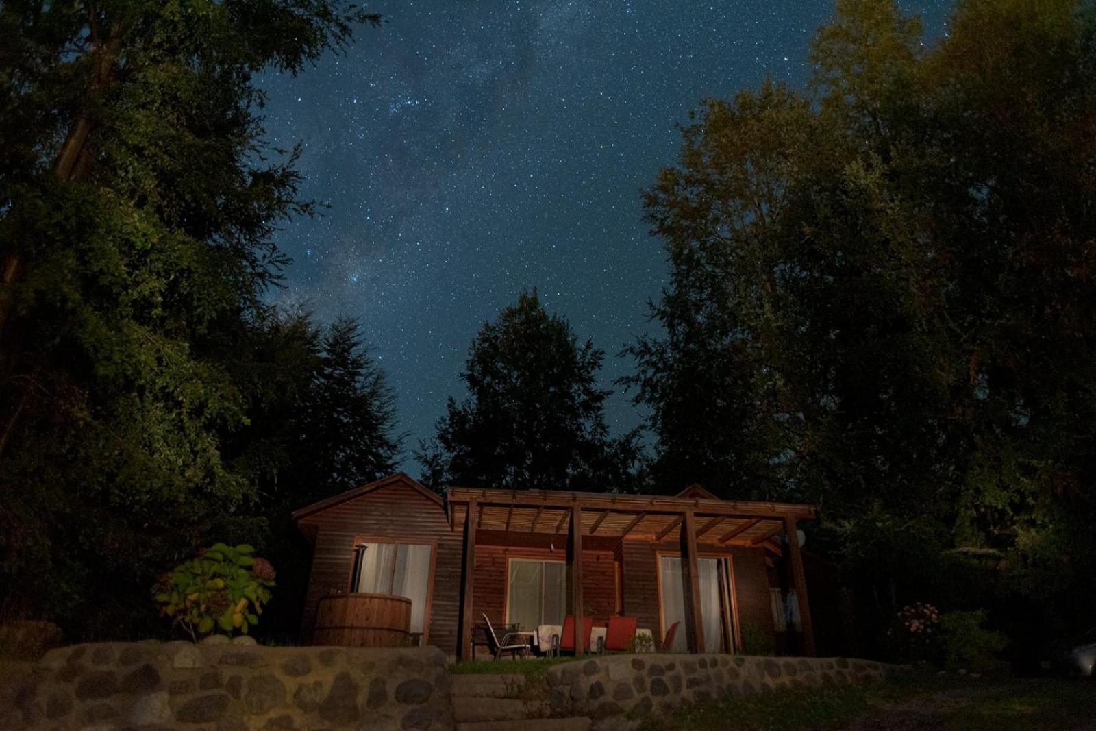 Cabañas Ayalén con vista al Lago Pucón Esterno foto