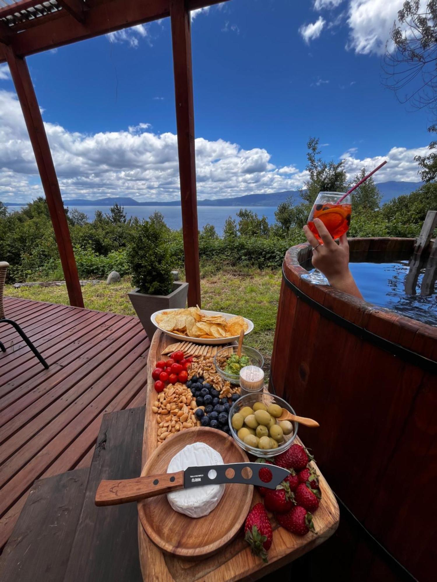 Cabañas Ayalén con vista al Lago Pucón Esterno foto